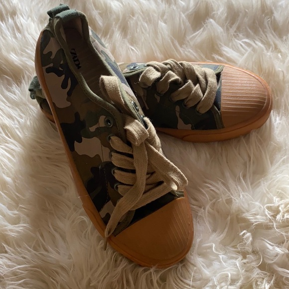 Zara Sneakers - Picture 1 of 8